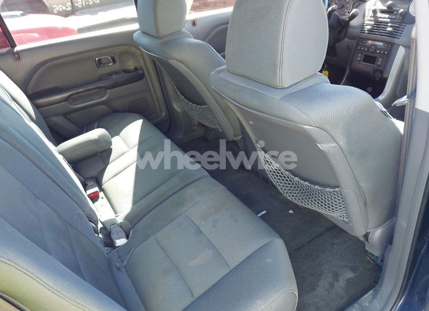 Photo 8 of 2004 Honda Pilot EX-L (VIN 2HKYF18584H563362)