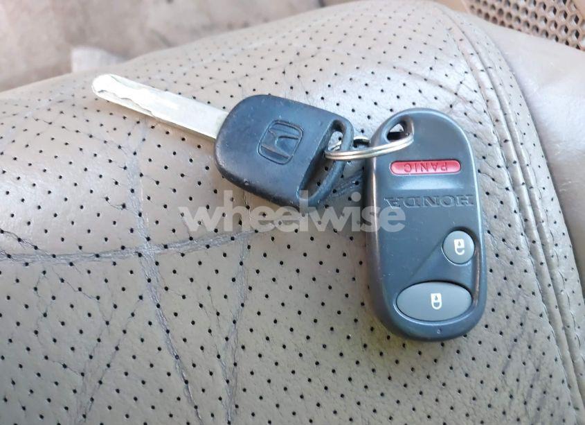 Photo 11 of 2004 Honda Pilot EX-L (VIN 2HKYF18584H571770)