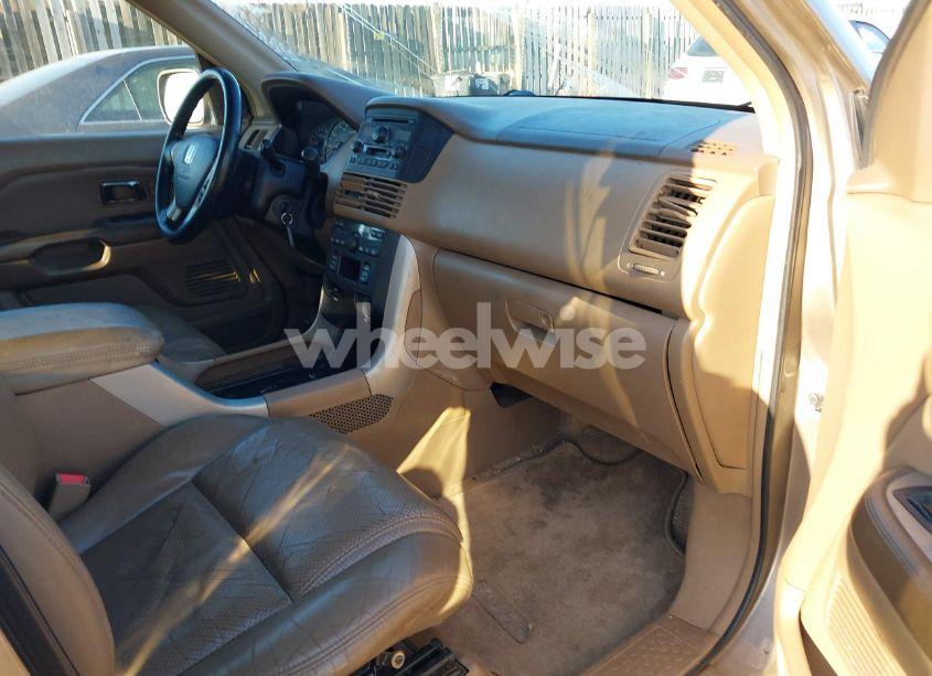 Photo 5 of 2004 Honda Pilot EX-L (VIN 2HKYF18584H571770)