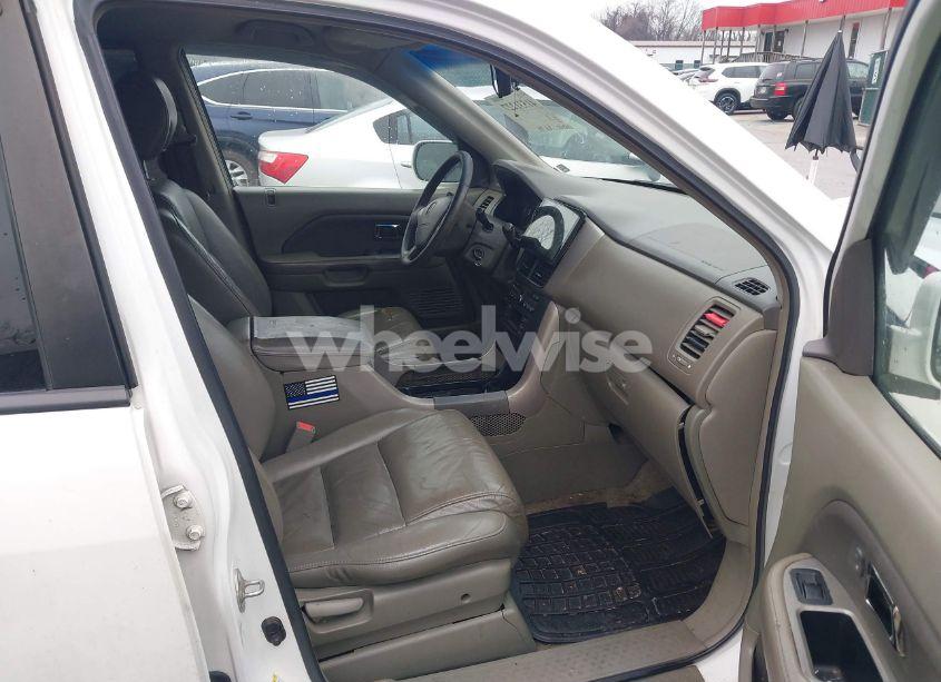 Photo 5 of 2006 Honda Pilot EX-L (VIN 2HKYF18586H555894)