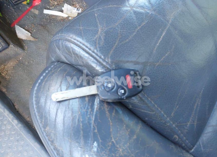 Photo 10 of 2006 Honda Pilot EX-L (VIN 2HKYF18586H556169)