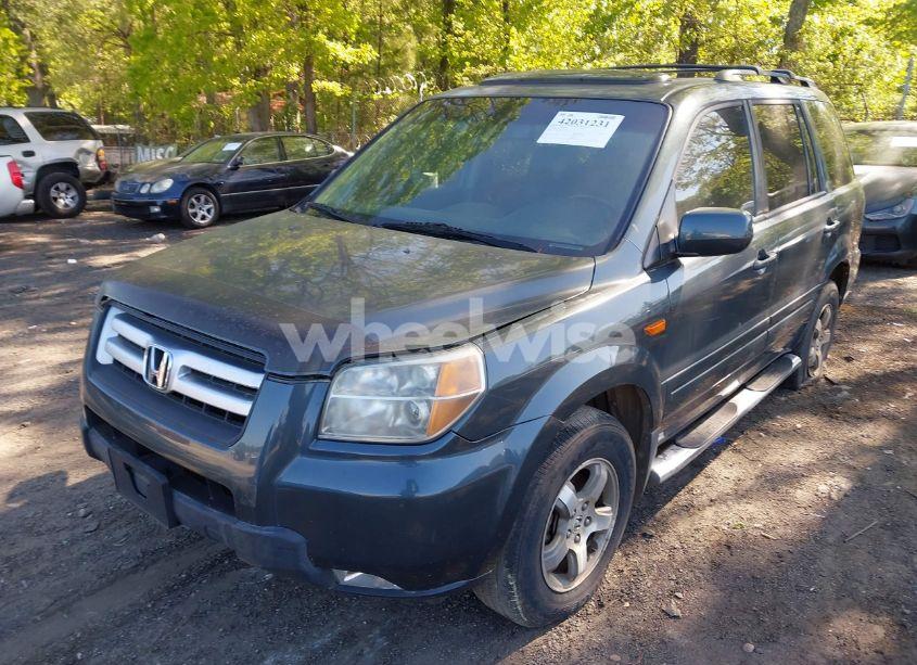 Photo 2 of 2006 Honda Pilot EX-L (VIN 2HKYF18586H556169)
