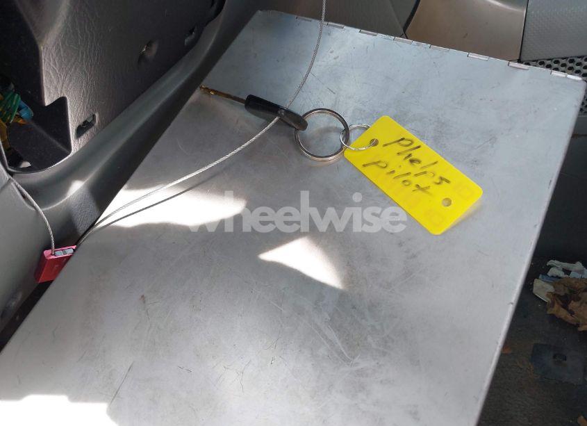 Photo 11 of 2003 Honda Pilot EX-L (VIN 2HKYF18593H537237)