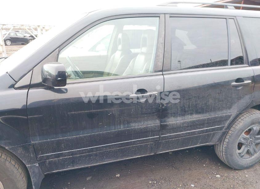 Photo 15 of 2004 Honda Pilot EX-L (VIN 2HKYF18594H566075)