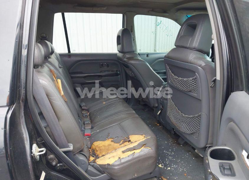 Photo 8 of 2004 Honda Pilot EX-L (VIN 2HKYF18594H584401)