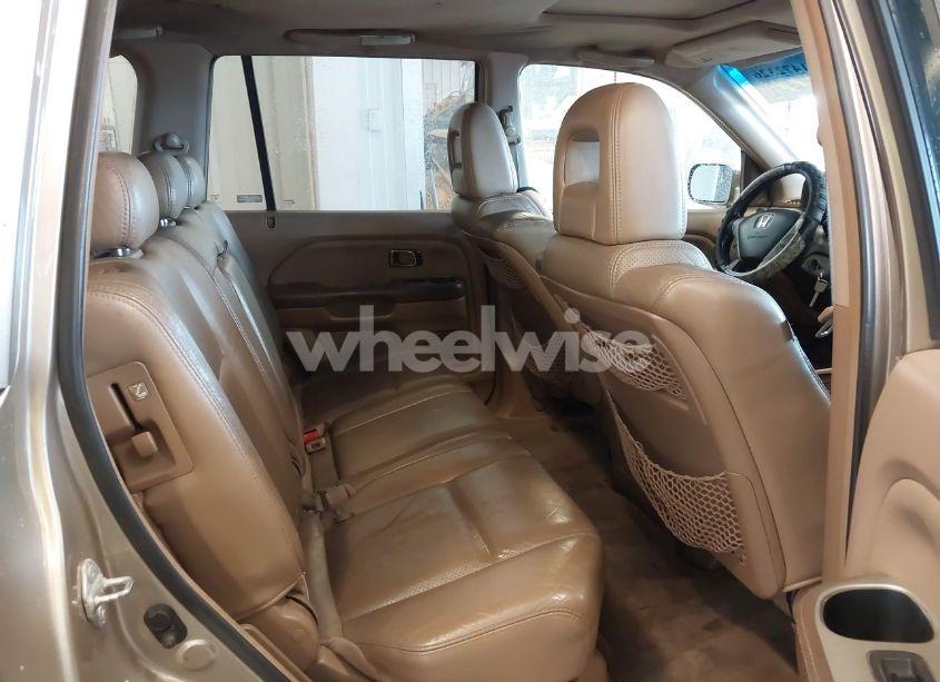 Photo 8 of 2005 Honda Pilot EX-L (VIN 2HKYF18595H542103)