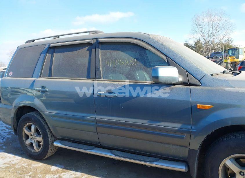 Photo 13 of 2006 Honda Pilot EX-L (VIN 2HKYF18596H557251)