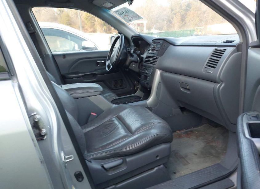 Photo 5 of 2004 Honda Pilot EX-L (VIN 2HKYF185X4H514258)