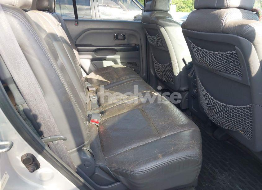 Photo 8 of 2004 Honda Pilot EX-L (VIN 2HKYF185X4H578798)