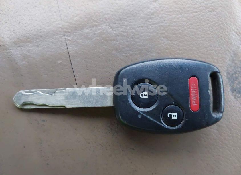 Photo 11 of 2005 Honda Pilot EX-L (VIN 2HKYF185X5H514715)