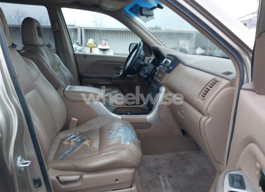 Photo 5 of 2005 Honda Pilot EX-L (VIN 2HKYF185X5H514715)