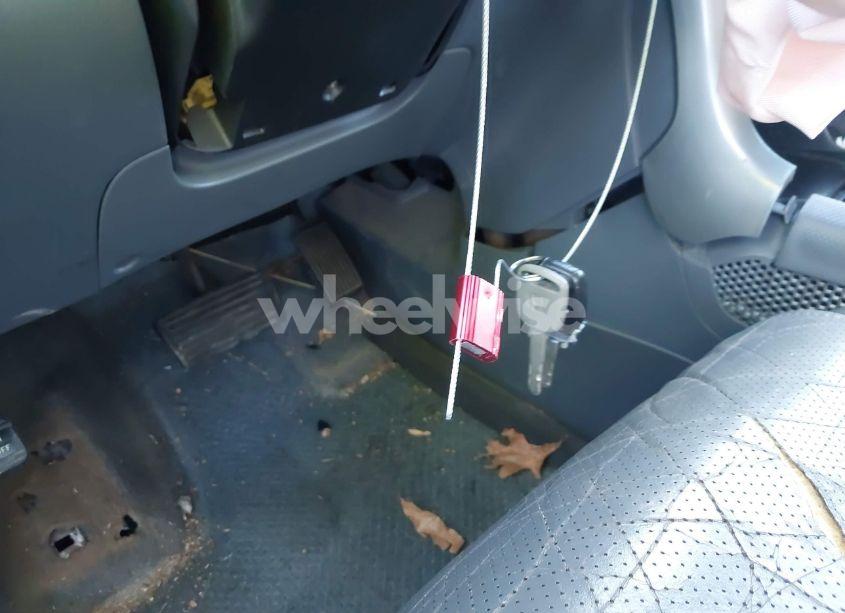 Photo 11 of 2005 Honda Pilot EX-L (VIN 2HKYF185X5H533653)