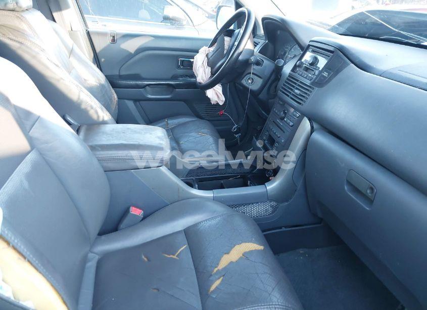 Photo 5 of 2005 Honda Pilot EX-L (VIN 2HKYF185X5H533653)