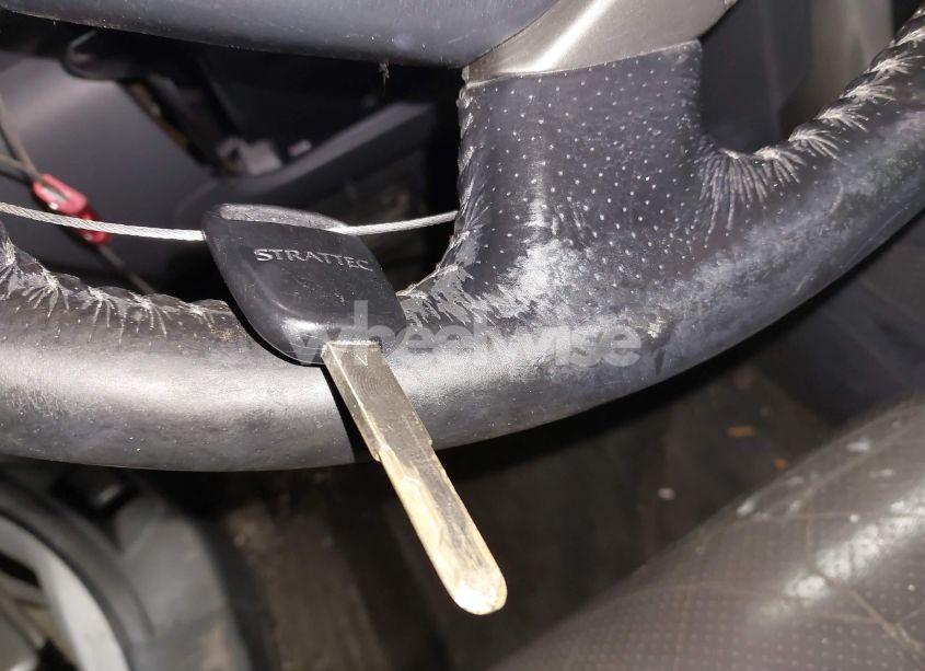 Photo 11 of 2005 Honda Pilot EX-L (VIN 2HKYF185X5H556558)