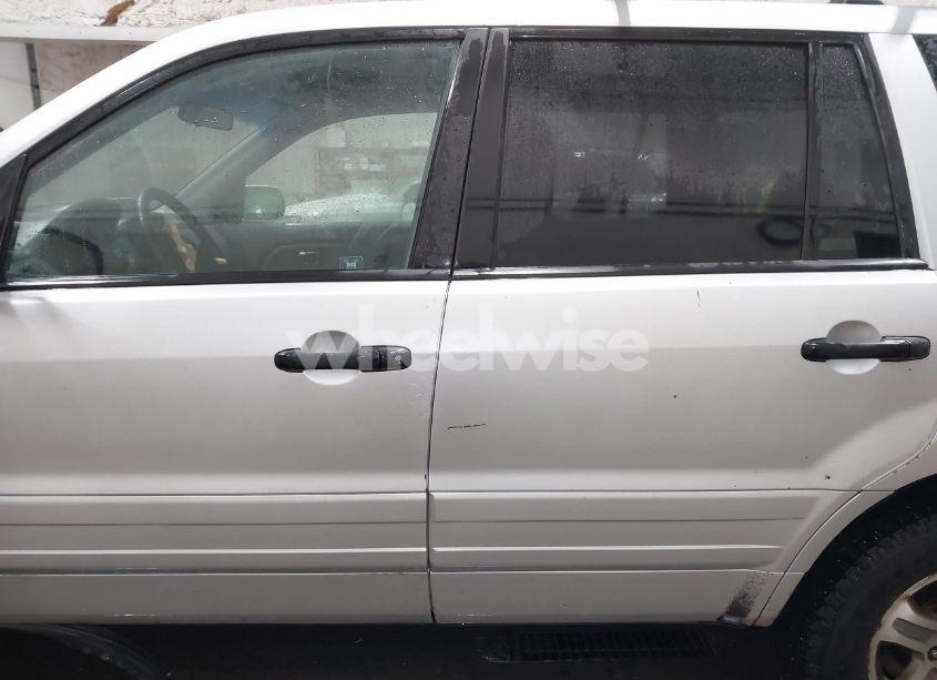 Photo 14 of 2005 Honda Pilot EX-L (VIN 2HKYF185X5H556558)