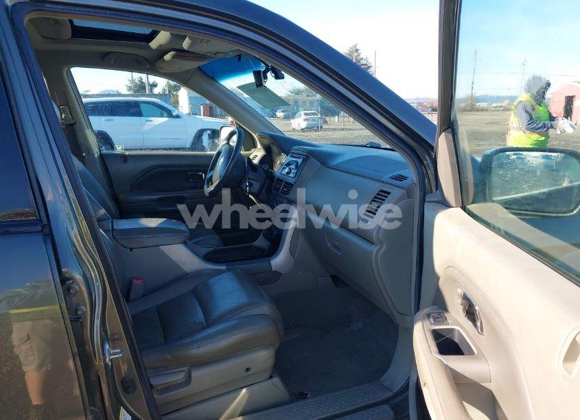 Photo 5 of 2006 Honda Pilot EX-L (VIN 2HKYF185X6H505319)