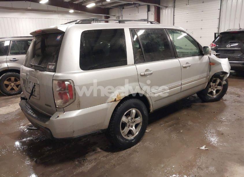 Photo 4 of 2006 Honda Pilot EX-L (VIN 2HKYF185X6H547053)
