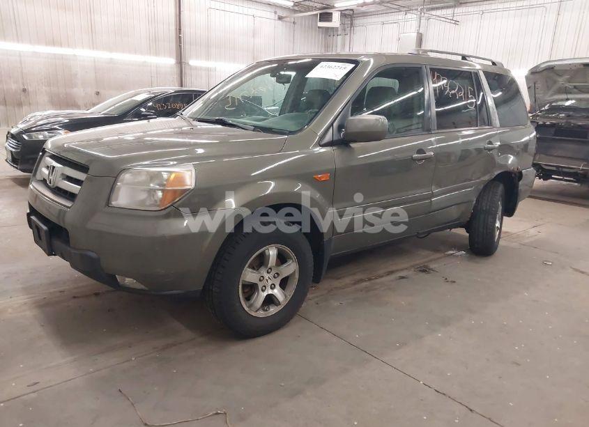Photo 2 of 2007 Honda Pilot EX-L (VIN 2HKYF185X7H505077)