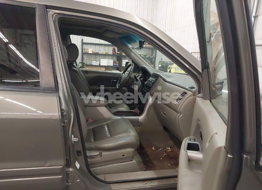 Photo 5 of 2007 Honda Pilot EX-L (VIN 2HKYF185X7H505077)