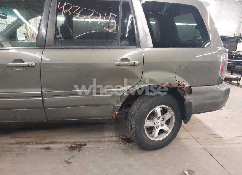 Photo 6 of 2007 Honda Pilot EX-L (VIN 2HKYF185X7H505077)