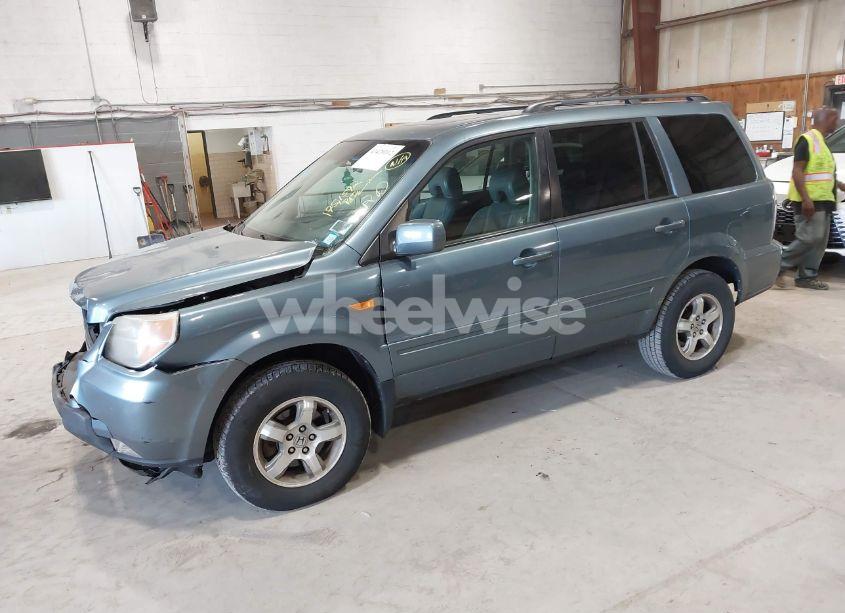 Photo 2 of 2007 Honda Pilot EX-L (VIN 2HKYF185X7H531307)