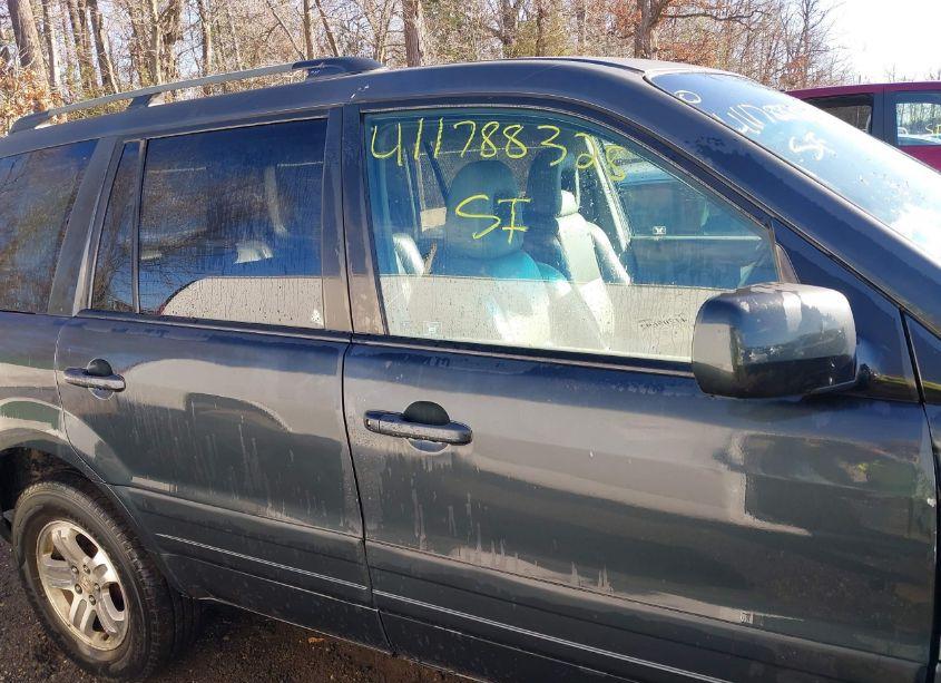 Photo 13 of 2003 Honda Pilot EX-L (VIN 2HKYF18603H592443)