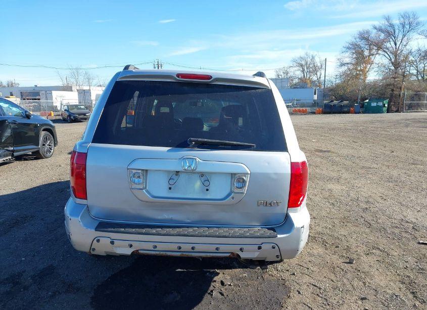 Photo 16 of 2004 Honda Pilot EX-L (VIN 2HKYF18604H545835)