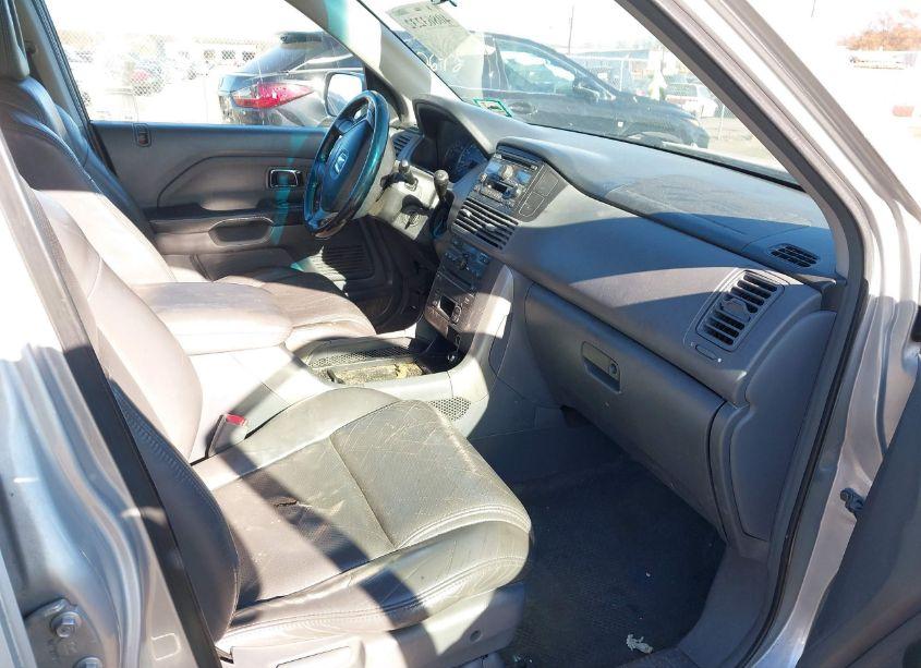 Photo 5 of 2004 Honda Pilot EX-L (VIN 2HKYF18604H545835)