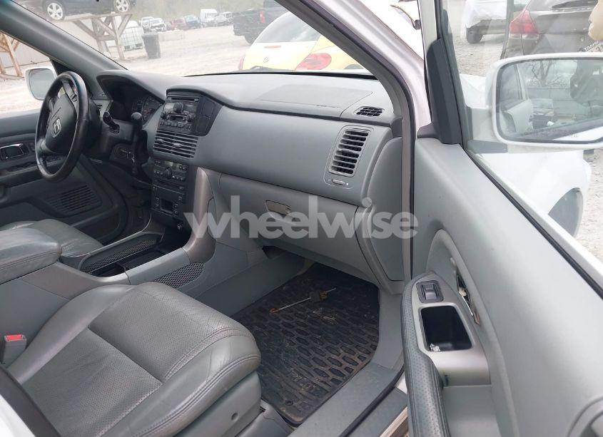 Photo 5 of 2004 Honda Pilot EX-L (VIN 2HKYF18604H559427)