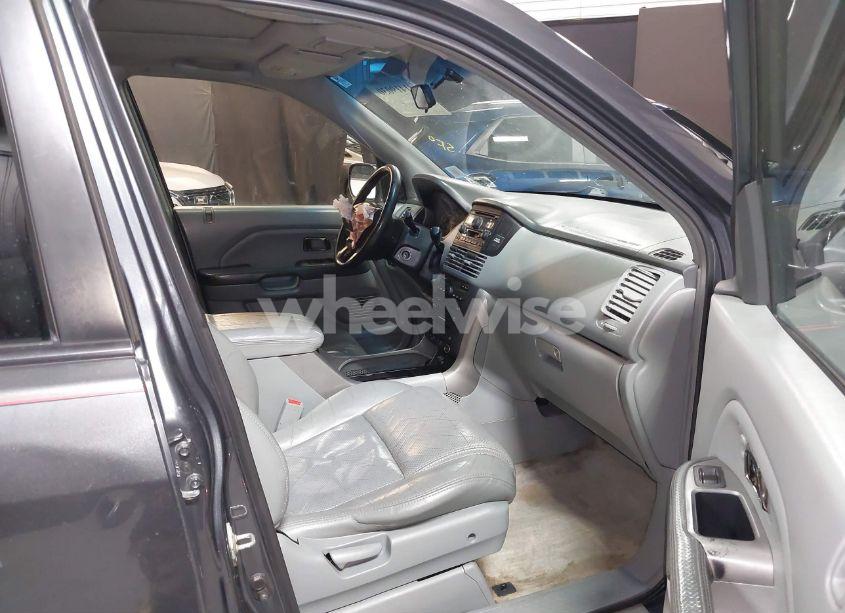 Photo 5 of 2005 Honda Pilot EX-L (VIN 2HKYF18605H536084)