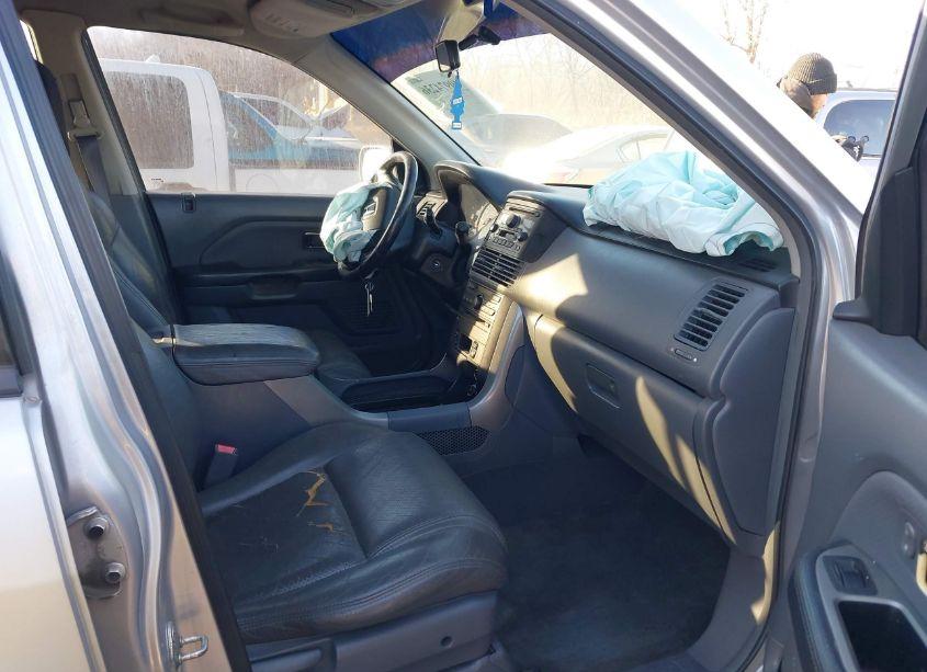 Photo 5 of 2004 Honda Pilot EX-L (VIN 2HKYF18624H535405)