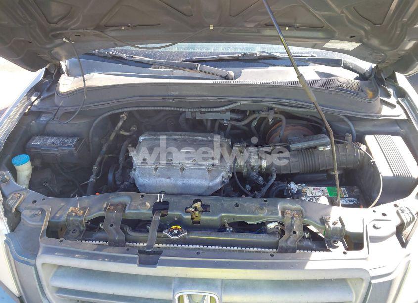 Photo 10 of 2004 Honda Pilot EX-L (VIN 2HKYF18624H538983)