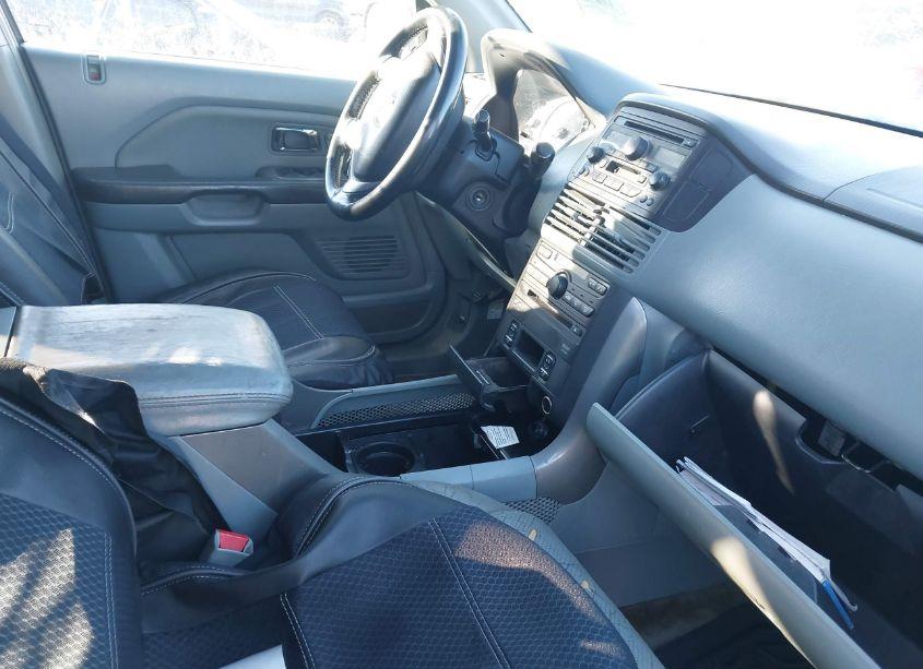 Photo 5 of 2004 Honda Pilot EX-L (VIN 2HKYF18634H528625)