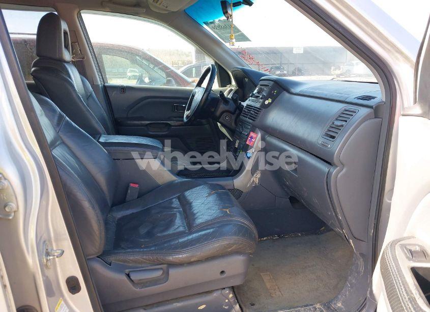 Photo 5 of 2004 Honda Pilot EX-L (VIN 2HKYF18634H570535)