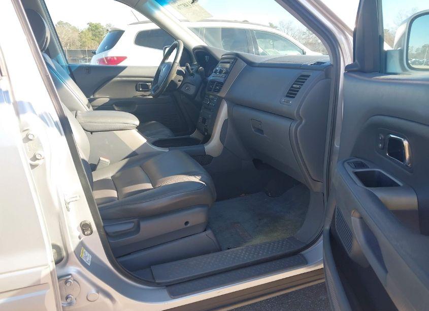 Photo 5 of 2006 Honda Pilot EX-L (VIN 2HKYF18636H542737)