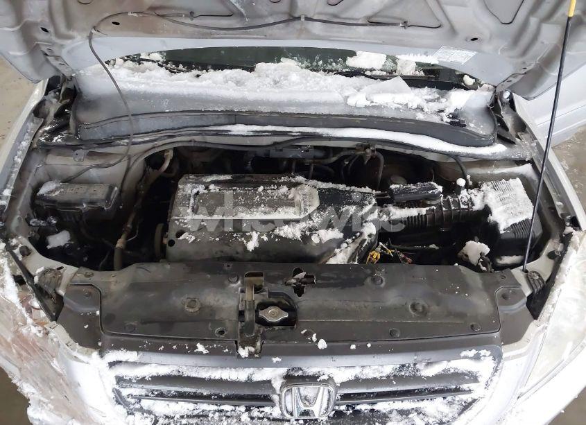 Photo 10 of 2004 Honda Pilot EX-L (VIN 2HKYF18644H520193)