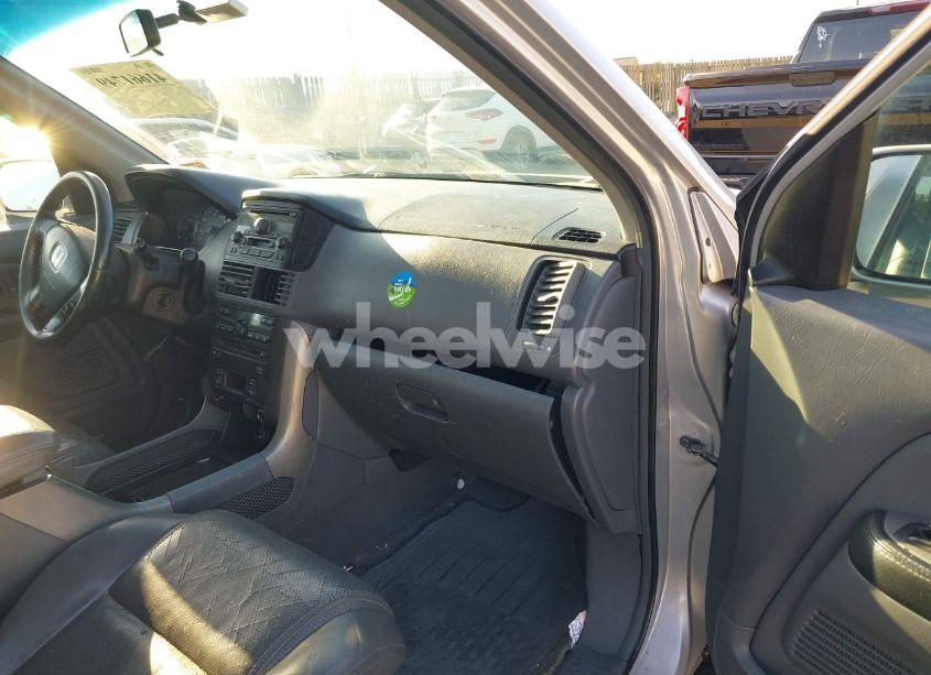 Photo 5 of 2004 Honda Pilot EX-L (VIN 2HKYF18644H593791)