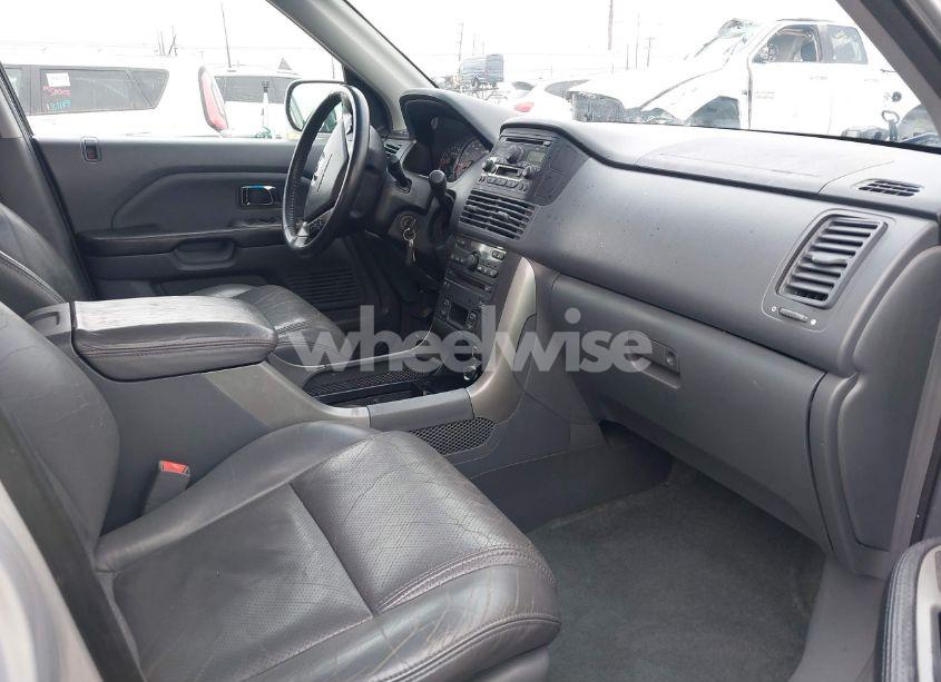 Photo 5 of 2004 Honda Pilot EX-L (VIN 2HKYF18644H596075)