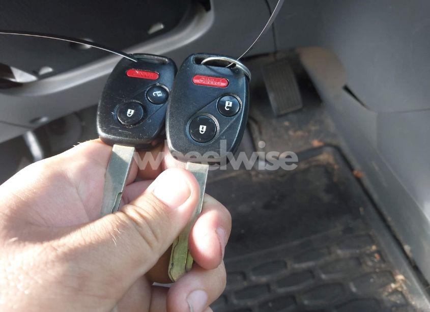 Photo 11 of 2005 Honda Pilot EX-L (VIN 2HKYF18665H558980)