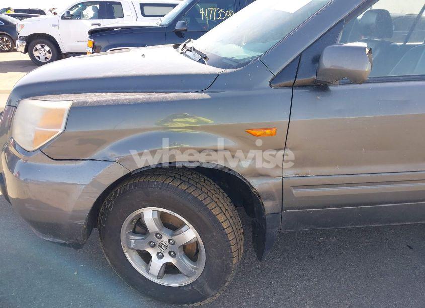 Photo 6 of 2007 Honda Pilot EX-L (VIN 2HKYF18667H501911)