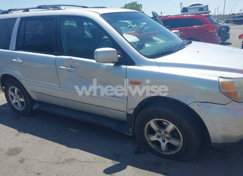 Photo 6 of 2007 Honda Pilot EX-L (VIN 2HKYF18667H516800)