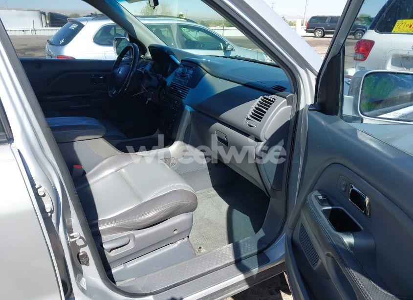 Photo 5 of 2004 Honda Pilot EX-L (VIN 2HKYF18674H581196)