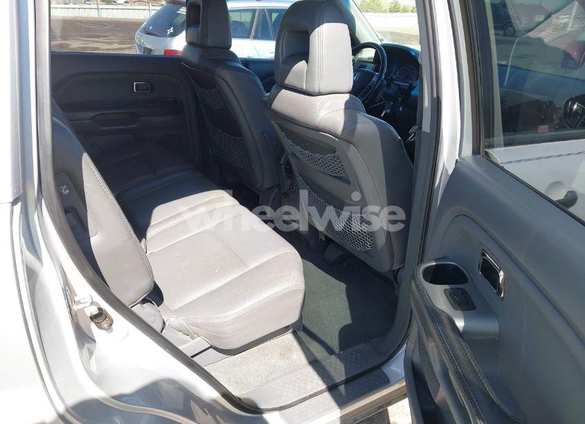 Photo 8 of 2004 Honda Pilot EX-L (VIN 2HKYF18674H581196)