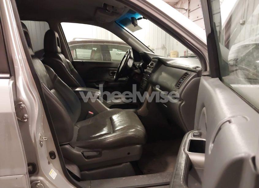 Photo 5 of 2004 Honda Pilot EX-L (VIN 2HKYF18674H586799)