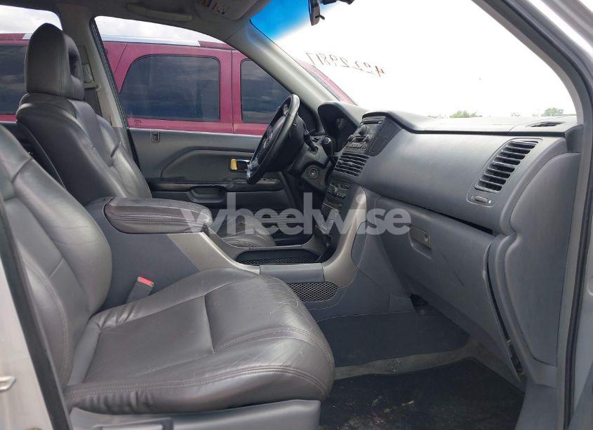 Photo 5 of 2004 Honda Pilot EX-L (VIN 2HKYF18674H611703)