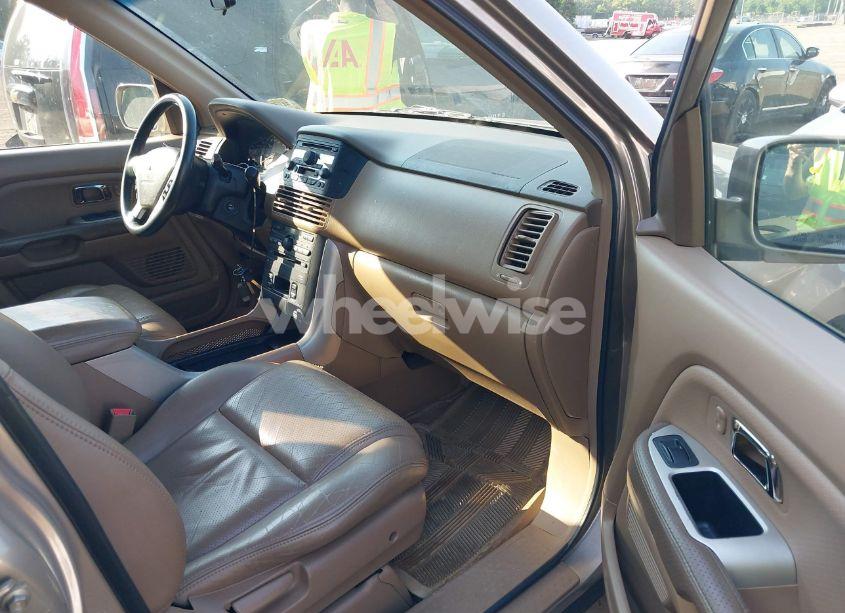 Photo 5 of 2004 Honda Pilot EX-L (VIN 2HKYF18674H616366)