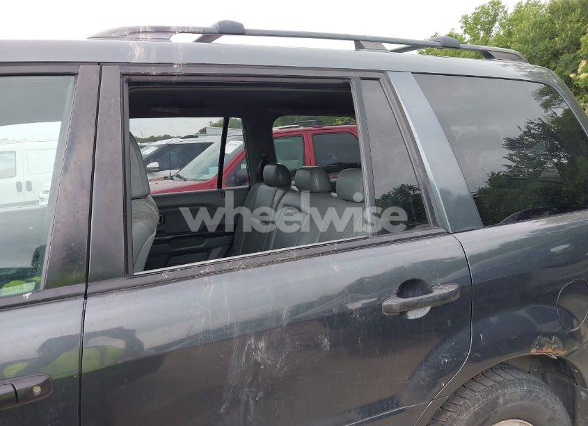 Photo 6 of 2004 Honda Pilot EX-L (VIN 2HKYF18684H545632)