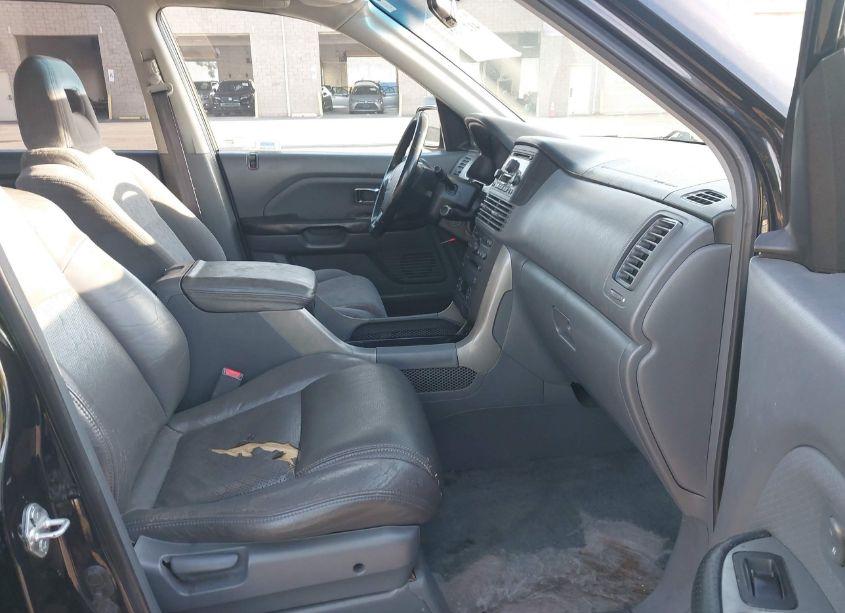 Photo 5 of 2004 Honda Pilot EX-L (VIN 2HKYF18684H604372)