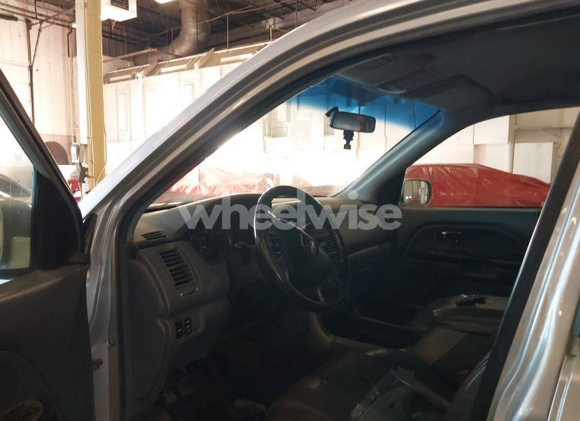 Photo 5 of 2004 Honda Pilot EX-L (VIN 2HKYF18694H517483)