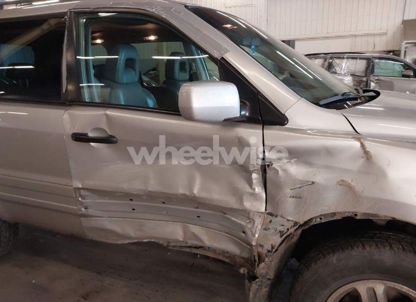 Photo 6 of 2004 Honda Pilot EX-L (VIN 2HKYF18694H517483)